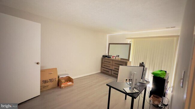 Building Photo - 7555 Weather Worn Way