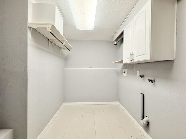 Building Photo - 3182 Downing St