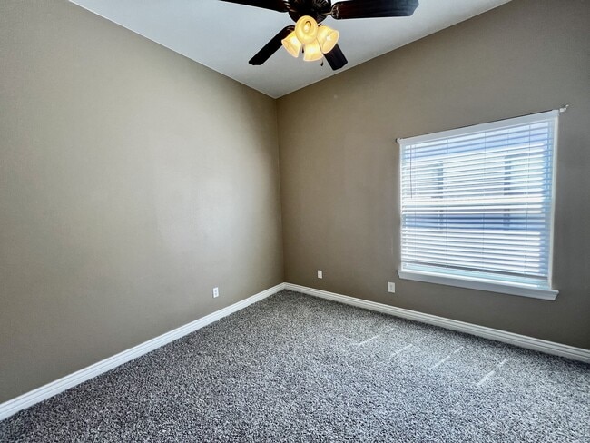Building Photo - 3727 Grand Bahamas Dr
