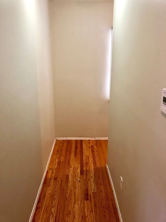 Building Photo - 4 Bedroom w/ POOL and Huge yard!