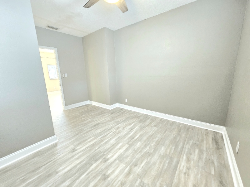 Building Photo - 1801 31st Ave N