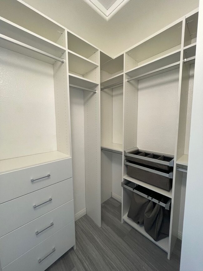 Building Photo - Move-In Ready Damonte Ranch Townhome