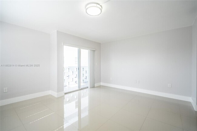 Building Photo - 1986 Biarritz Dr