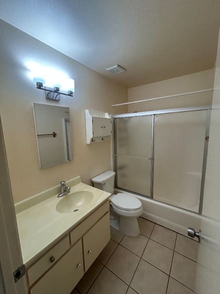 Building Photo - 13950 Via Rimini