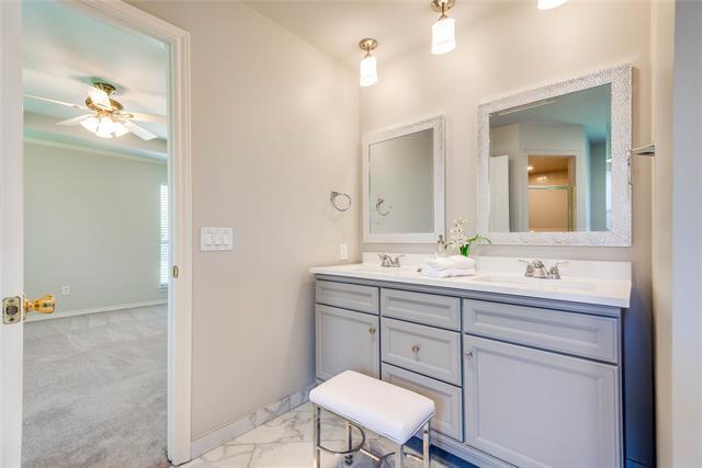Building Photo - 3829 Townbluff Dr