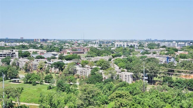 Building Photo - 3333 Allen Pkwy