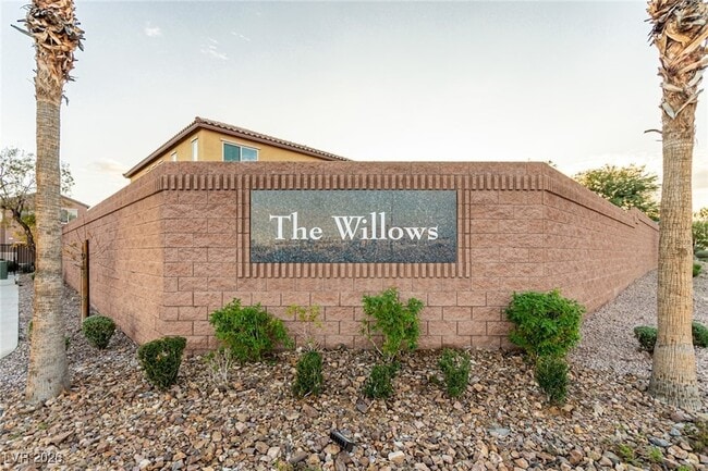 Building Photo - 788 Forest Peak St