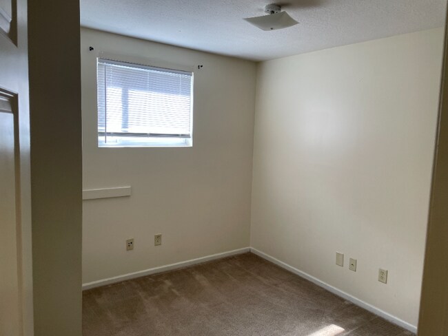 Building Photo - 1662 Summit St