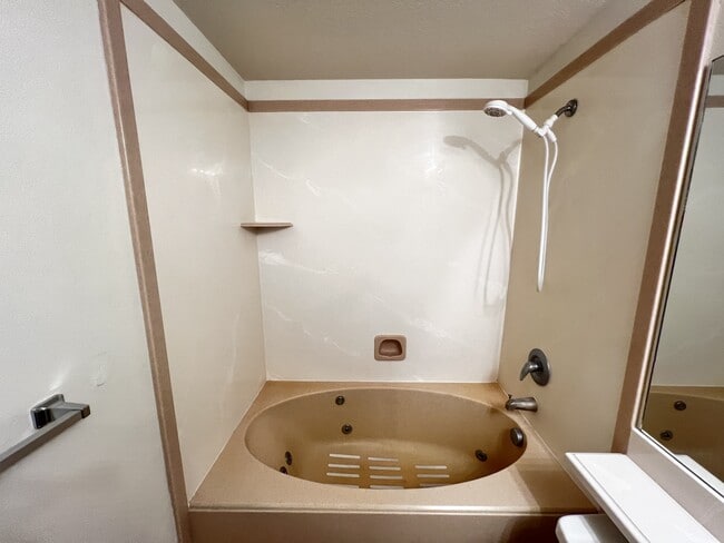 Building Photo - 1023 W 1360 S