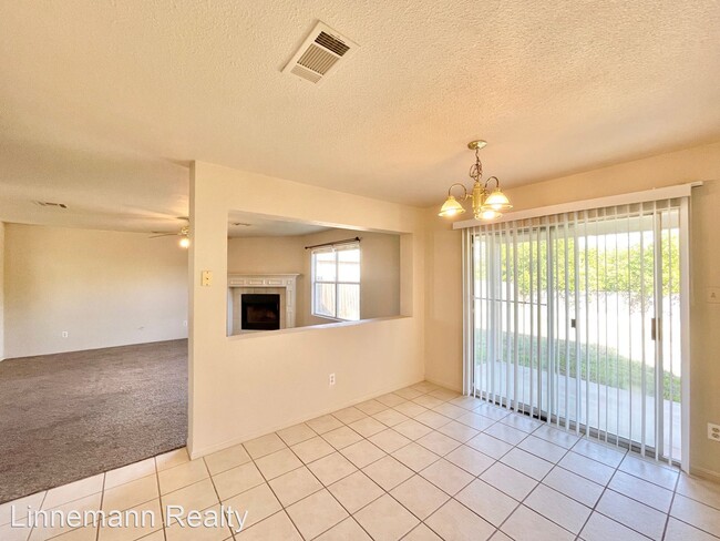 Building Photo - 3 br, 2.5 bath House - 4008 Sunflower Drive