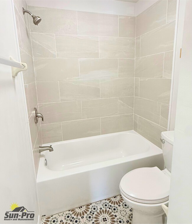 Building Photo - 108 Lacosta Ln