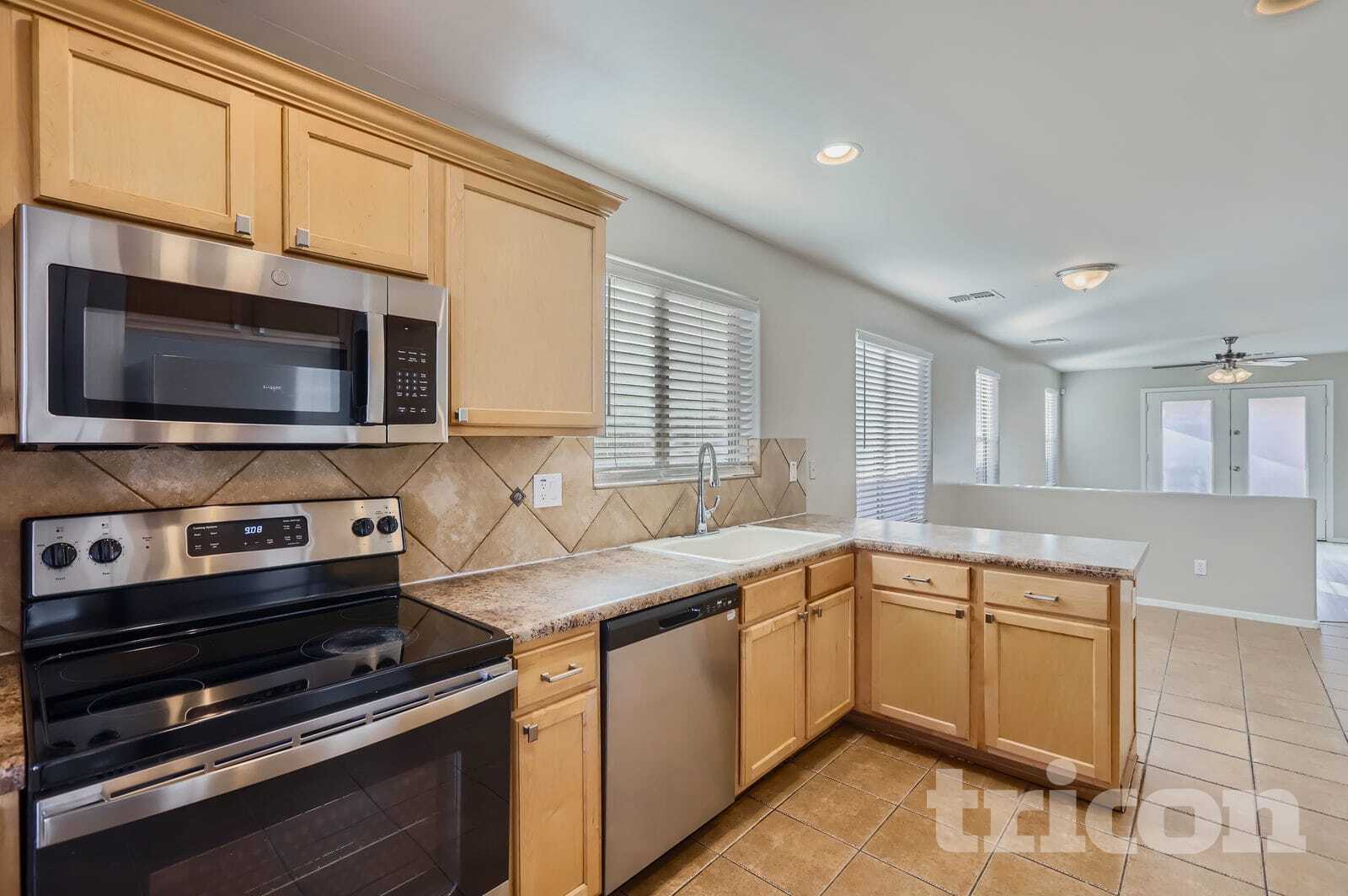 Building Photo - 25841 W Valley View Dr