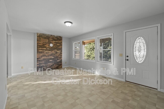 Building Photo - 8119 Vaughn Cir