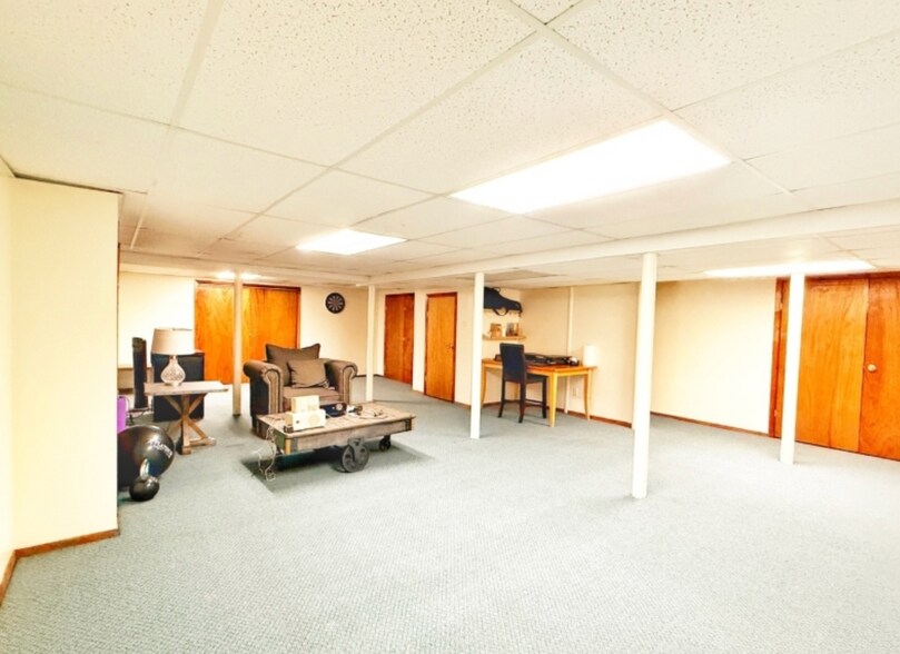 Building Photo - 592 Cabot Hill Rd