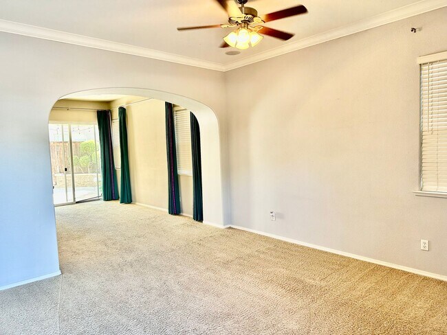 Building Photo - 4048 W Apple Tree Ln