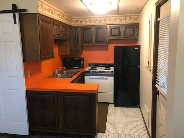 Kitchen - 250 Garfield Ave