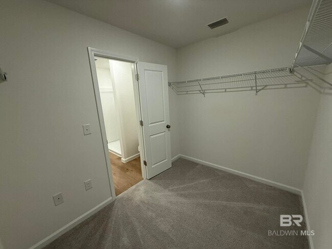 Building Photo - 16223 Eden St