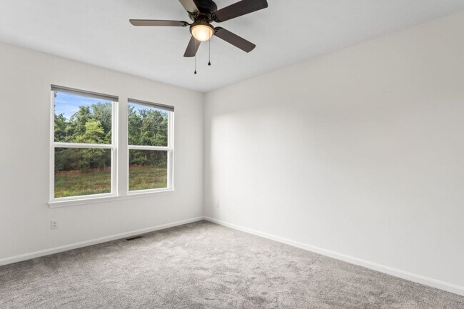 Building Photo - Short Term New Construction Townhouse for rent! Rental tell the end of May