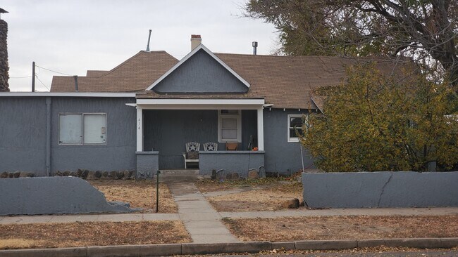 Building Photo - 502 S 1st St