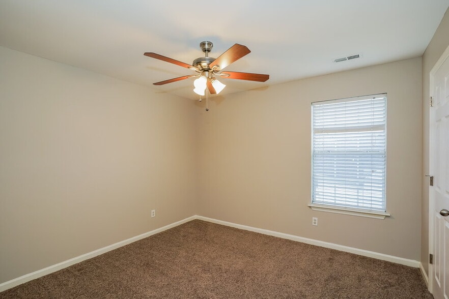 Building Photo - 126 Sumner Meadows Ln