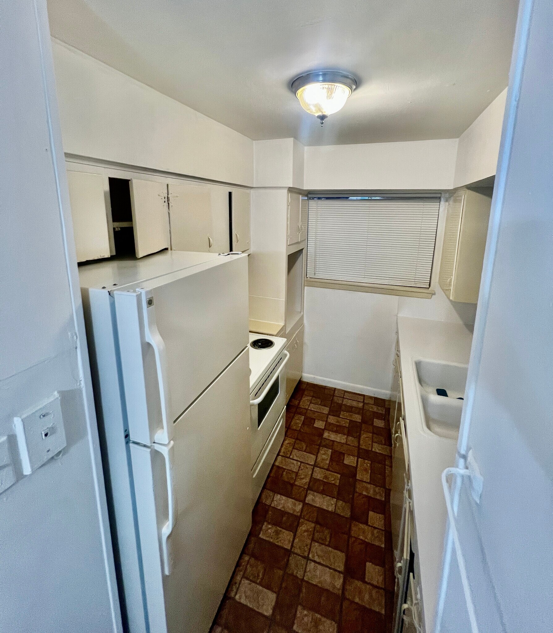 Building Photo - 3838 Glen Arbor Dr