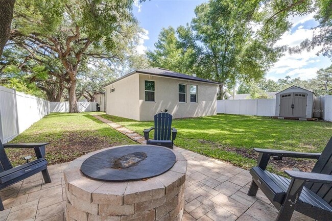 Building Photo - 1505 E North Bay St