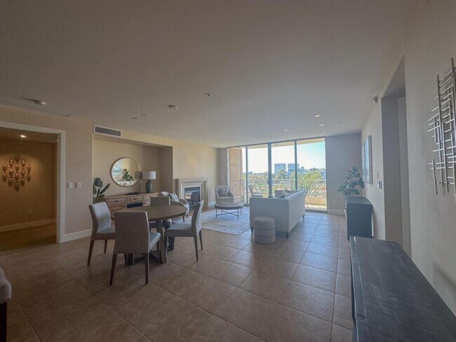 Building Photo - 5068 Scholarship