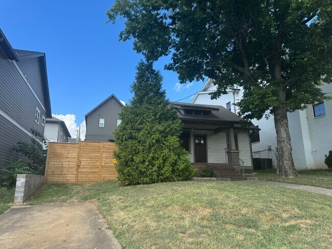 Building Photo - 1707 Hillside Ave