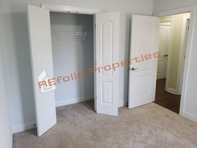 Building Photo - Amazing 3-Bedroom Ranch with a 2-Car Garag...