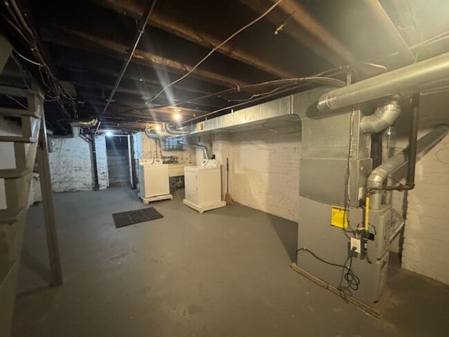 Building Photo - Available for Immediate move in; Lease wil...