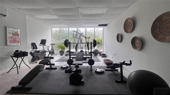 Building Photo - 1750 James Ave