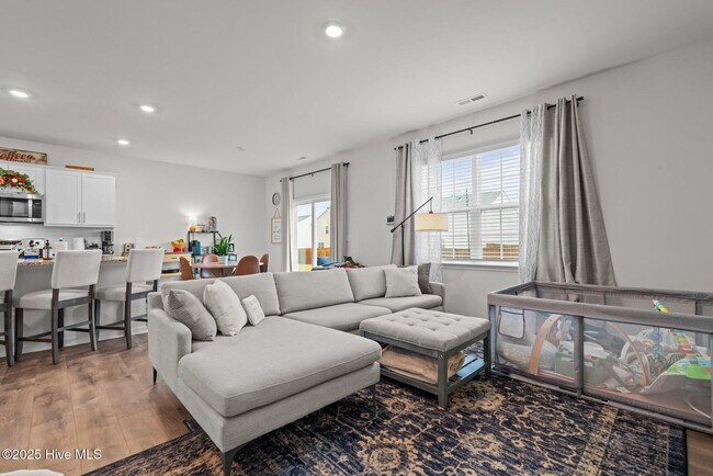 Building Photo - 2120 Wild Rdg Dr