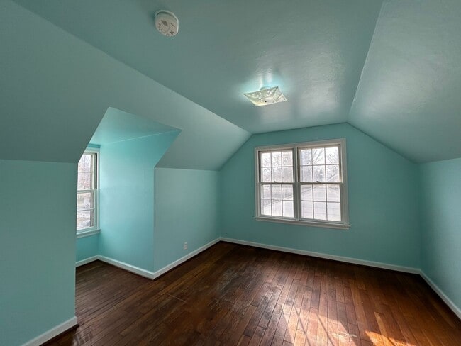 Building Photo - ** Move in Special ** Spacious 3-Bedroom, 2-Bathroom Home – Accepting Section 8 – $1,175/Month