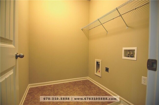 Building Photo - 7741 Silk Tree Pointe
