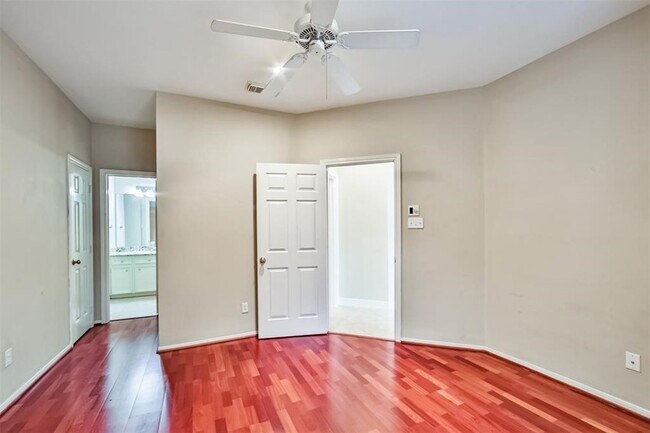 Building Photo - 16 Kelliwood Ct Cir