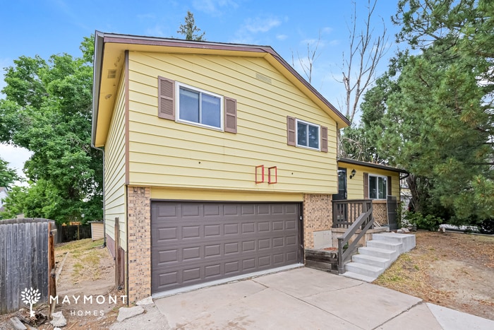 Building Photo - 9338 W Lake Dr