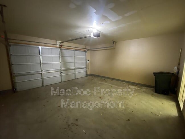 Building Photo - 1012 Maureen Dr