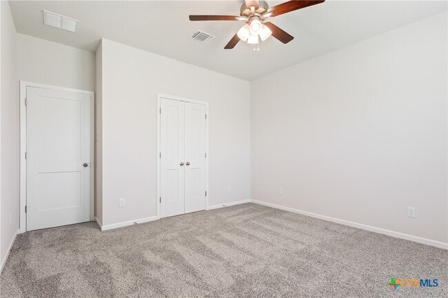 Building Photo - 2823 Fox River Dr