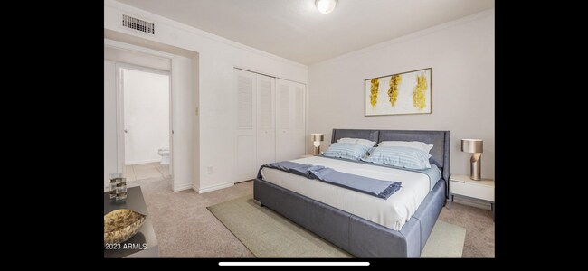 Building Photo - 4341 W Solano Dr N