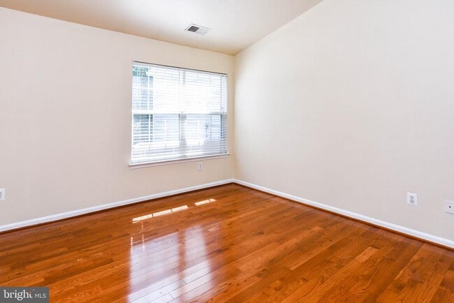 Building Photo - 2713 Yancey Ln