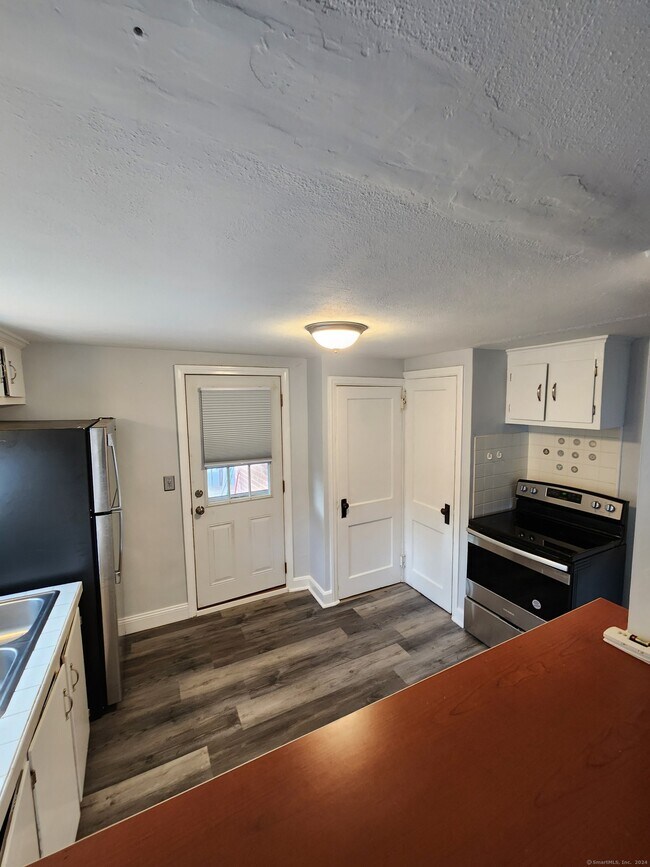 Building Photo - 134 Fowler Ave Ext