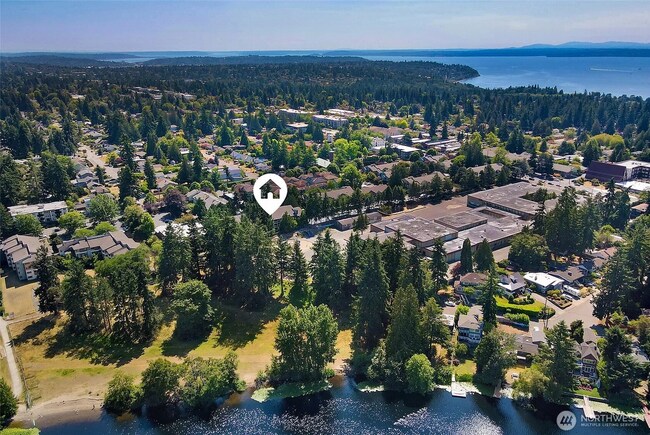 Building Photo - Beautifully updated 1 bedroom next to Bitt...
