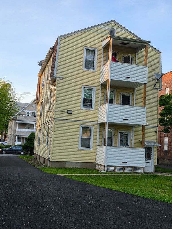 Building Photo - 35-37-37 Merrill St