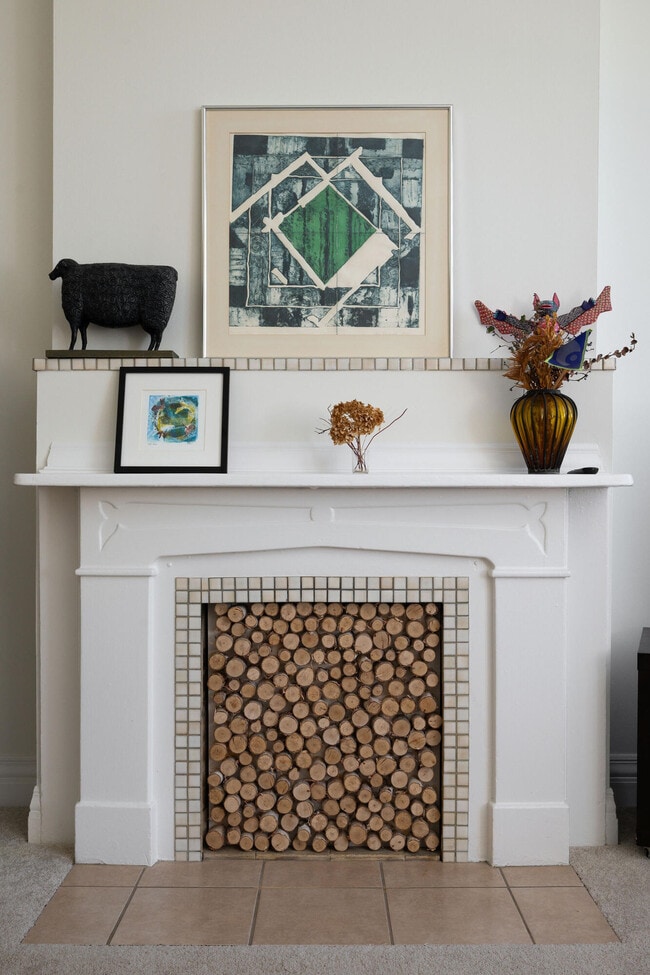 Building Photo - 225 Riverside Dr