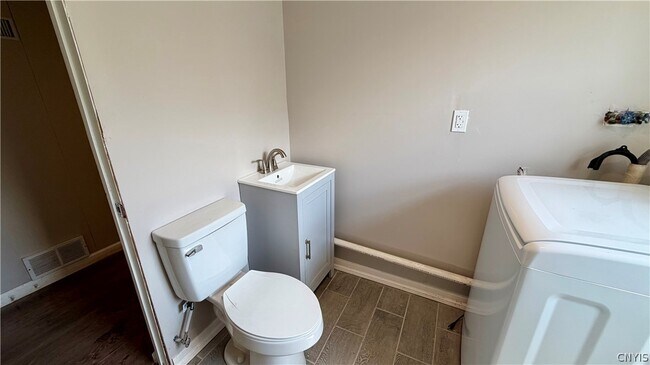 Building Photo - 104 Finwood Dr