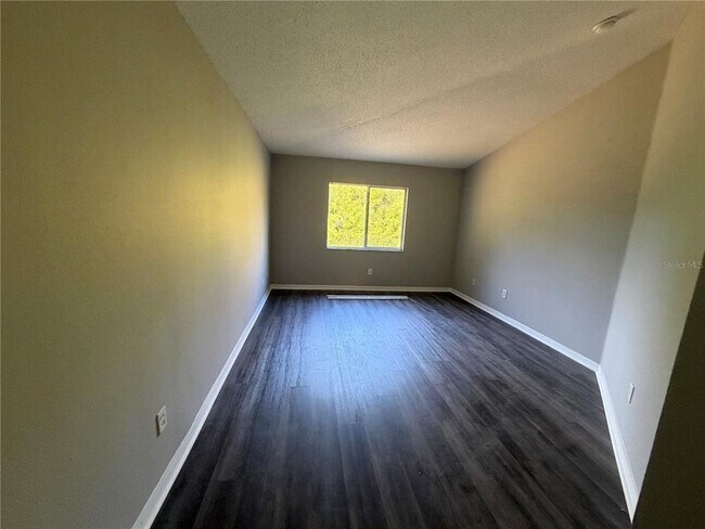 Building Photo - 11701 Brenford Crest Dr