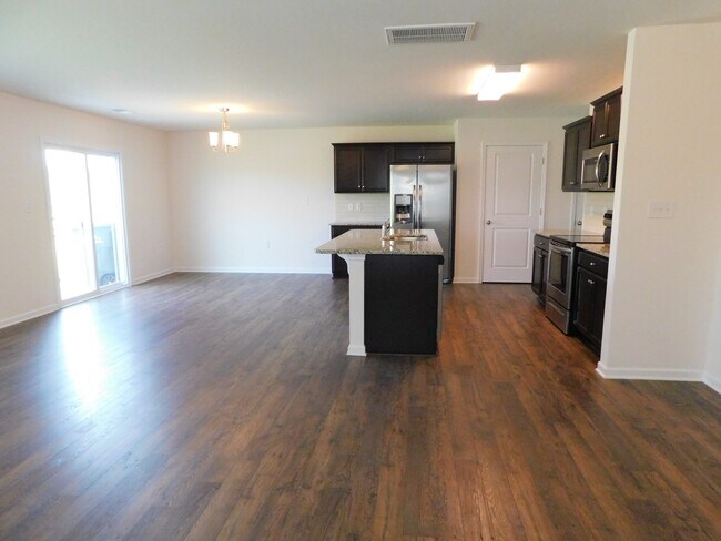 Building Photo - Brand New! 4 bed, 2.5 bath