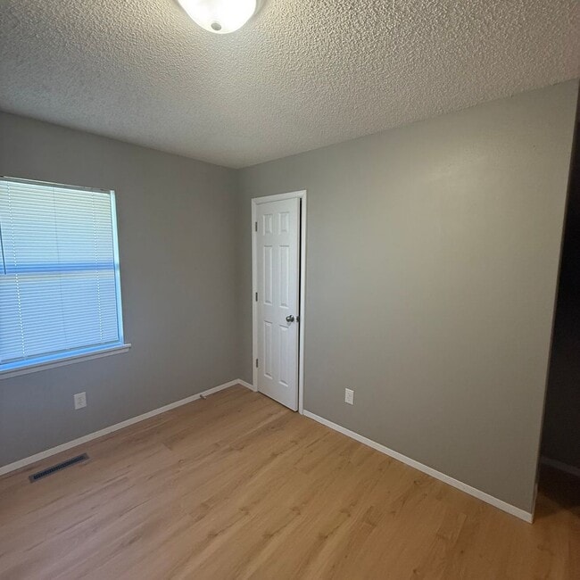 Building Photo - remodeled 3 bedroom 2 bathroom home
