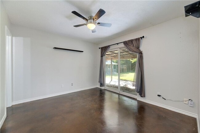 Building Photo - 5610 Oak Blvd