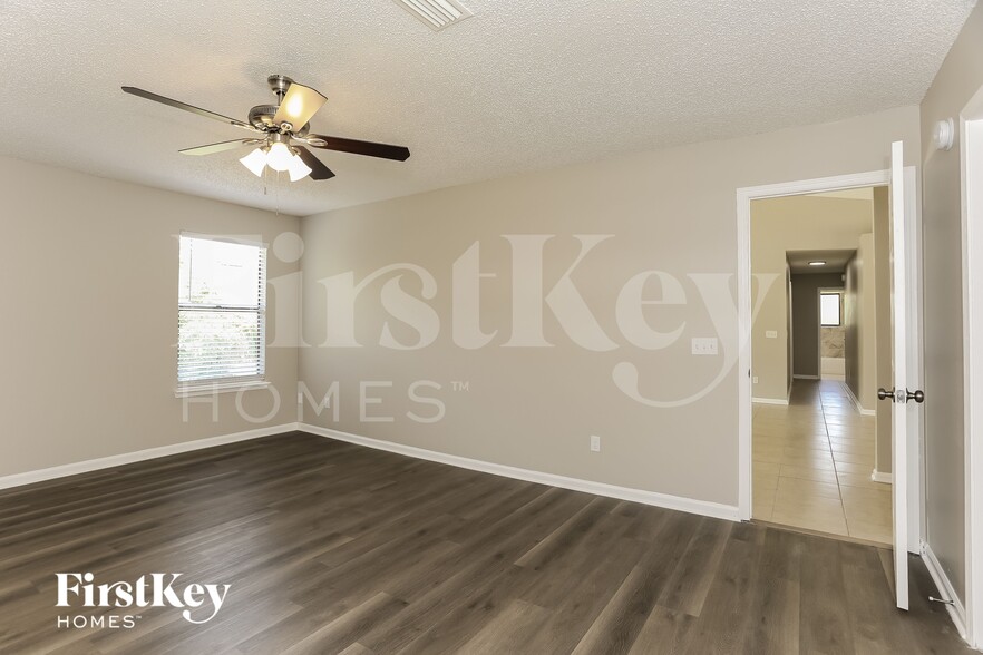 Building Photo - 1666 Ponderosa Pine Dr E
